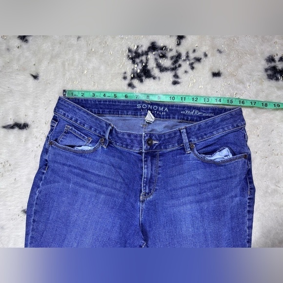 Sonoma Medium Wash Mid Rise Straight Leg Denim Jeans Size 14 - Picture 2 of 8